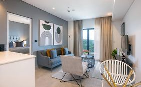 Stylish 2001 Oceans Apartments